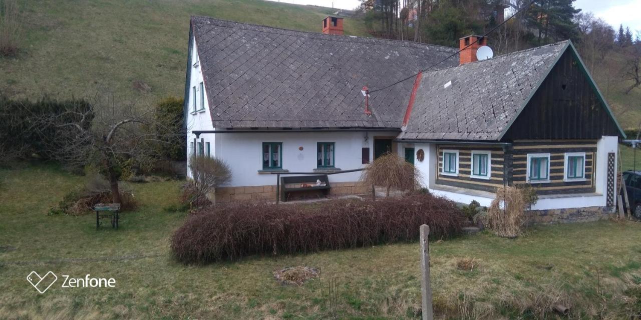 Chalupa s Roubenkou Police nad Metují Exteriér fotografie